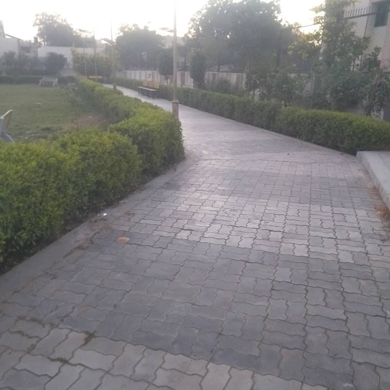 Mahaveer Gardan - Image 1