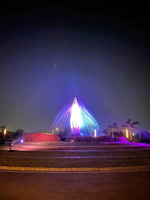 Fountain circle - Image 1