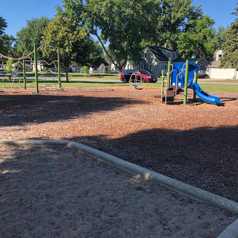 Holmes Park - Image 2