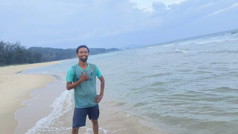 Lot 33 Kijal - Image 1