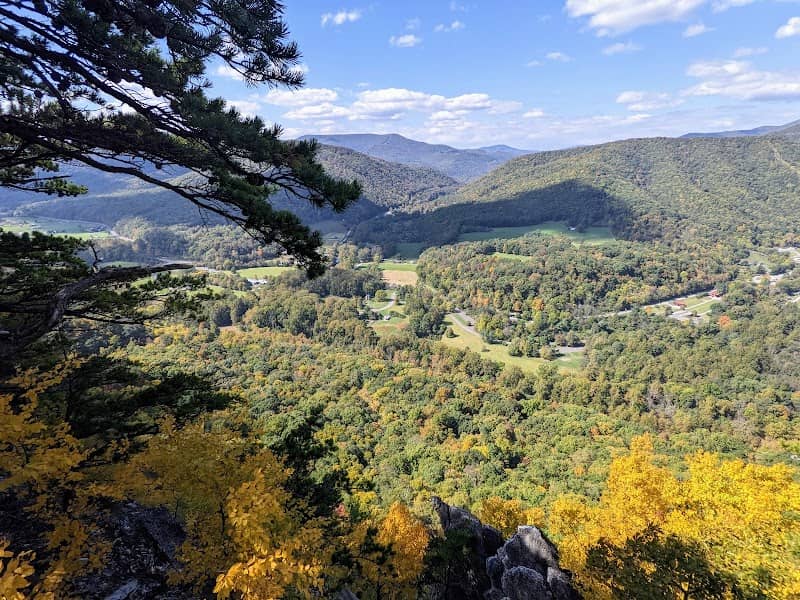 Seneca Rocks Observation deck - Image 1