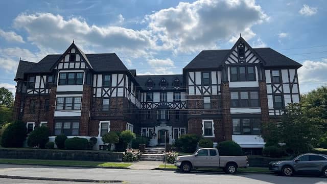 Historic Montrose Court - Image 1