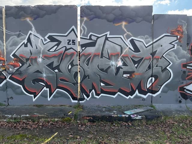 Graffiti-Kunst am Hafen - Image 1