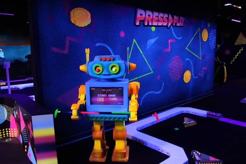 Tommy's Mini Golf & Arcade - Image 1