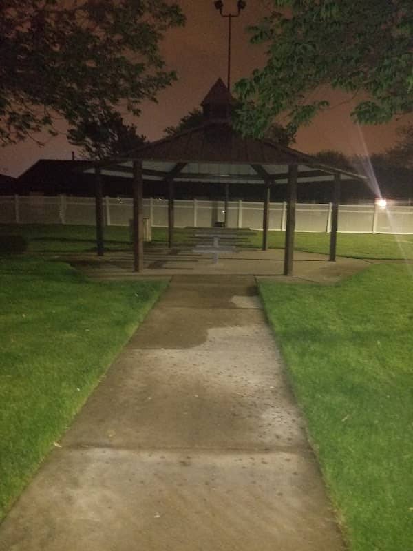 Senior citizens park - Image 1