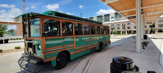Emerald Express Trolley - Image 1
