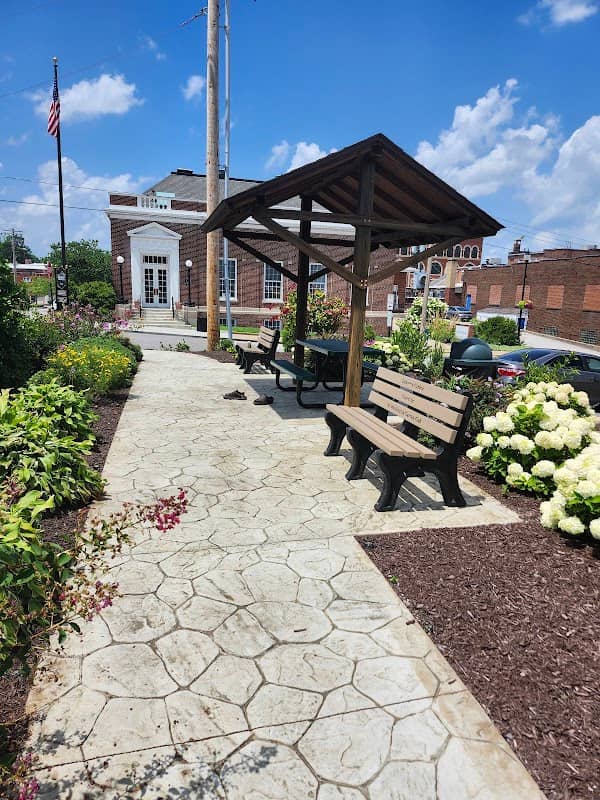 Lafayette Plaza - Image 1