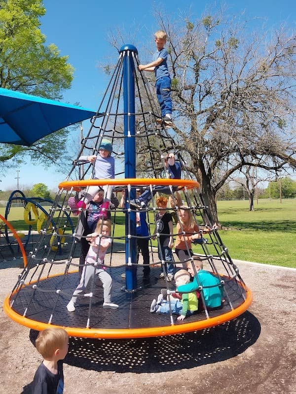 Ivory Moore Park - Image 2