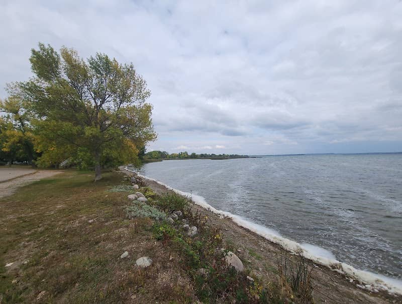 Starbuck Public Beach - Image 1