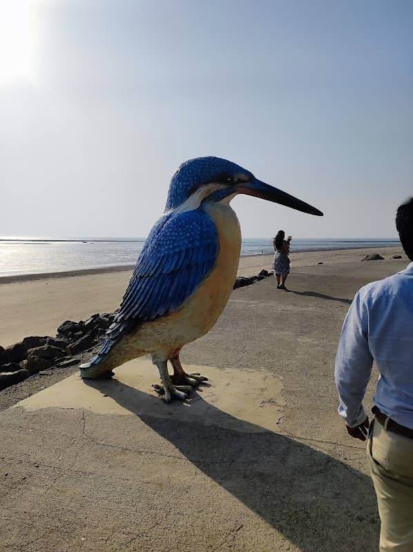 Kingfisher Bird Statue Alibag Beach - Image 2