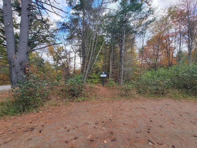 Honey Hill Parking/Trailhead - Image 1