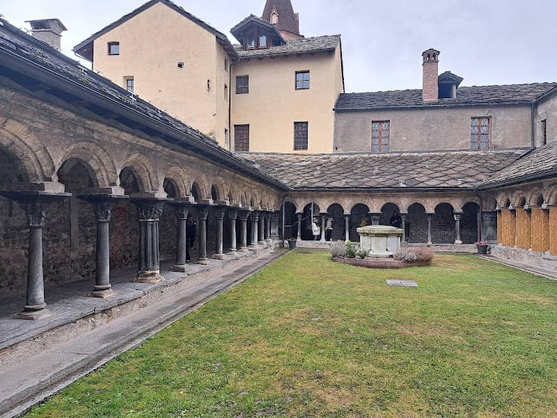 Chiostro romanico di Sant-Orso (XII s.) - Image 1