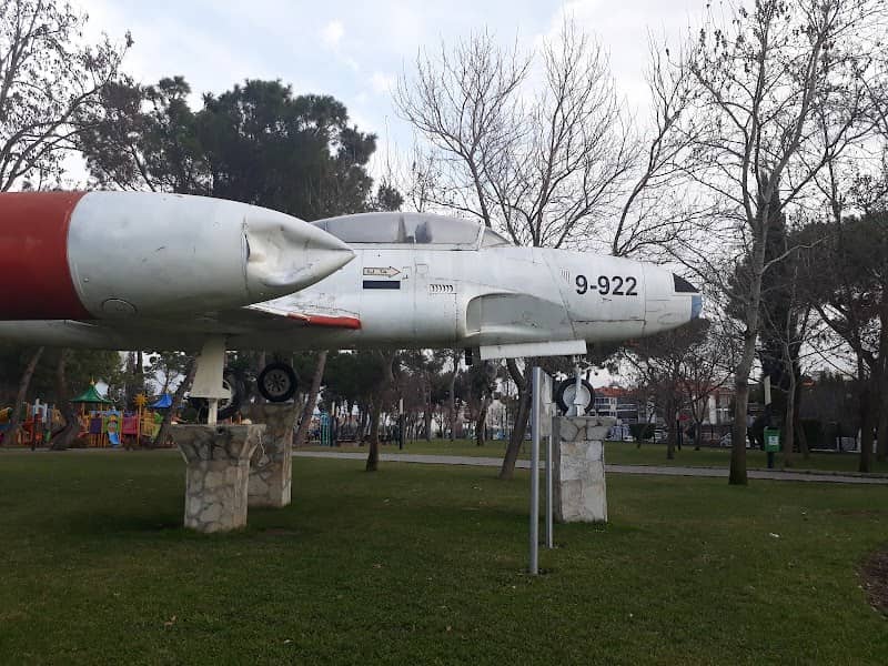 Martyrs Park - Image 1