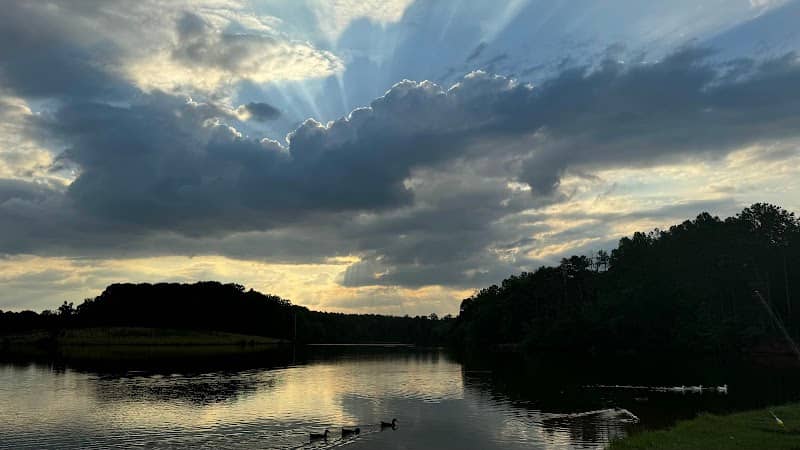 Lake view - Image 1
