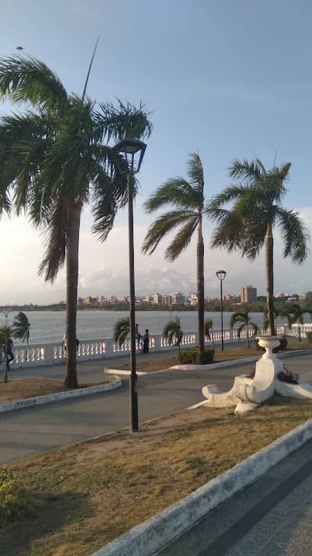 Vista da Praça Gonçalves Dias. - Image 1
