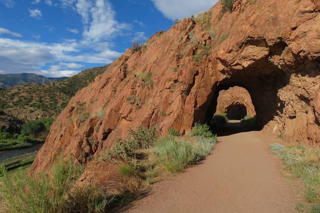 Tunnel Drive Trail Head - Image 1
