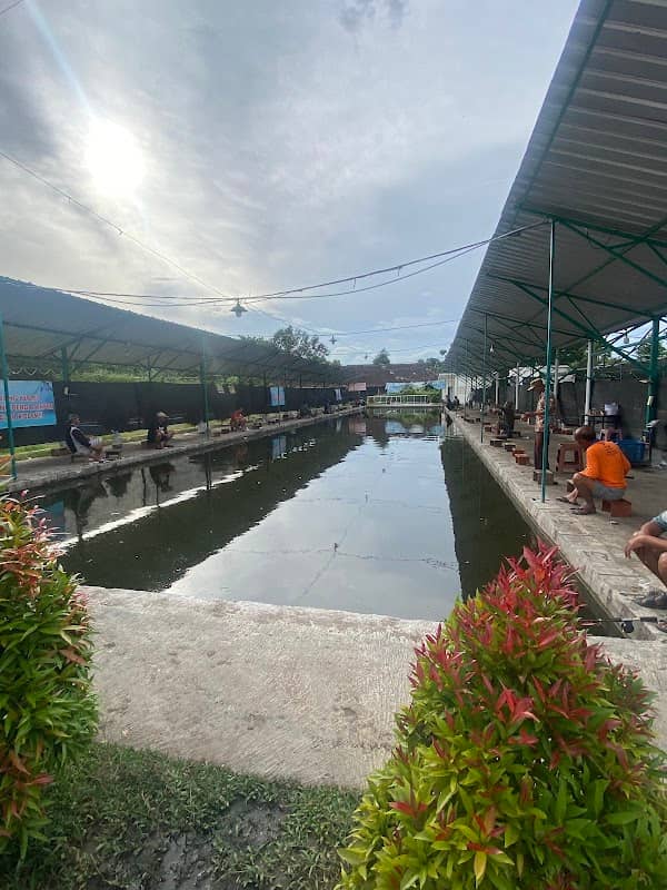 Wisata Pemancingan & Kolam Renang Desa Cemani - Image 1