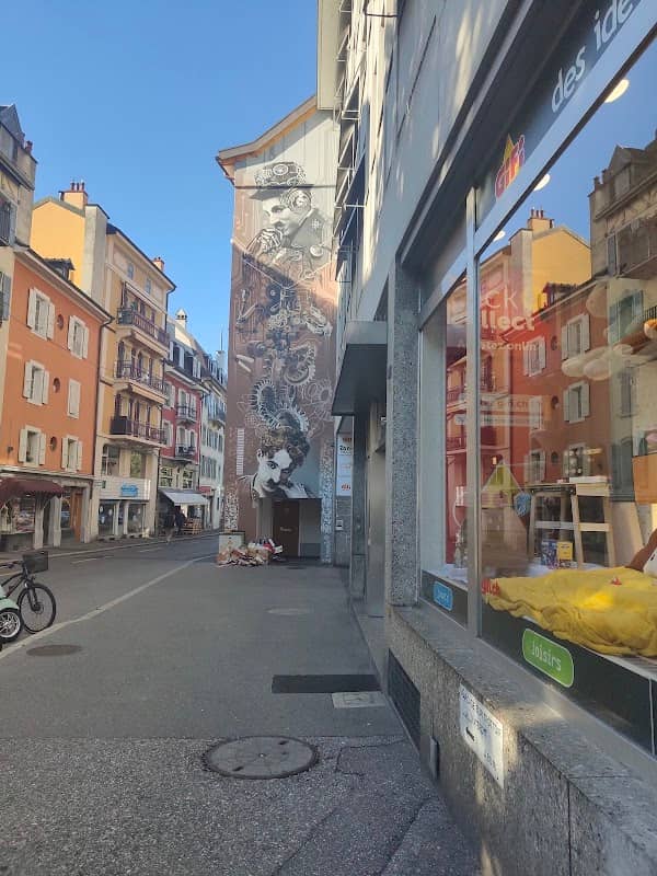 Street Art Charlie Chaplin - Image 1