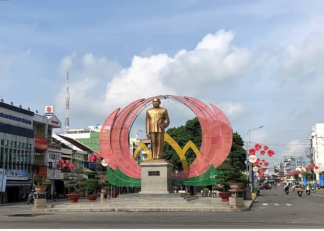 Monument of Ton Duc Thang - Image 1