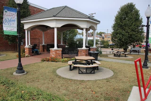 Meredith Park Plaza - Image 2