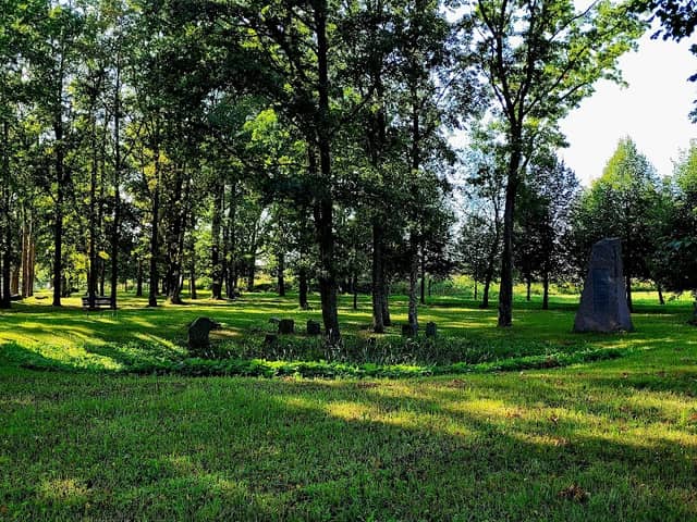 Münnichs and Nolckens Memorial Park - Image 1