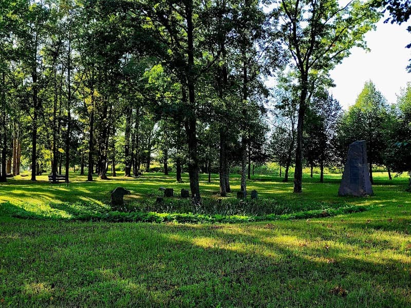 Münnichs and Nolckens Memorial Park - Image 1
