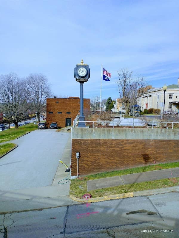 Connellsville Veterans Plaza - Image 1