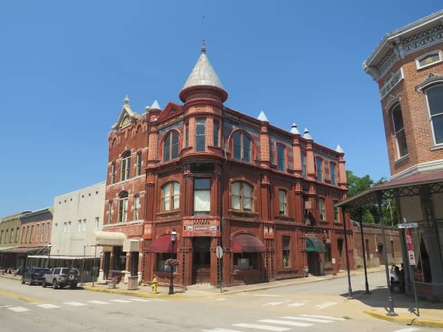 Van Buren Historic District - Image 1