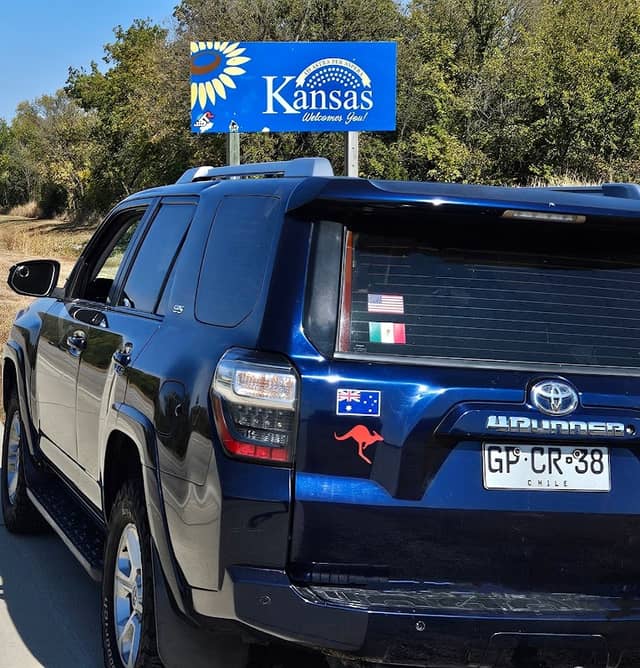 Kansas welcome sign - Image 1