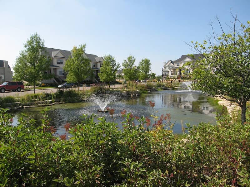Victor Square Park - Image 1