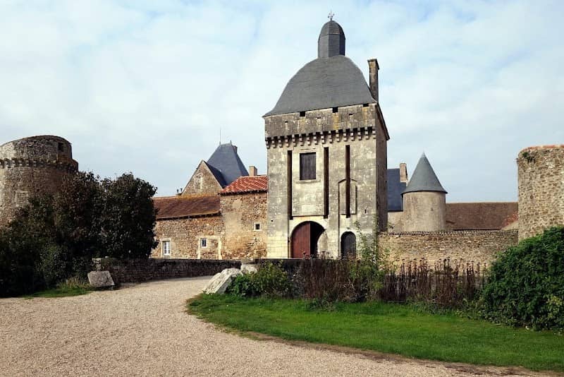 Tour des Marches de Gâtine (Deux-Sèvres, Vienne) - Image 1