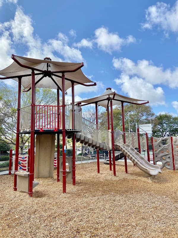 Luz Duran Park - Image 2