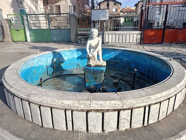 Fountain - Image 1