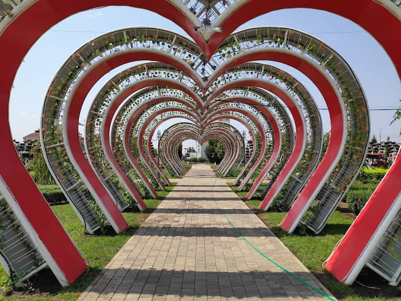 Tsvetochnyy Park - Image 1