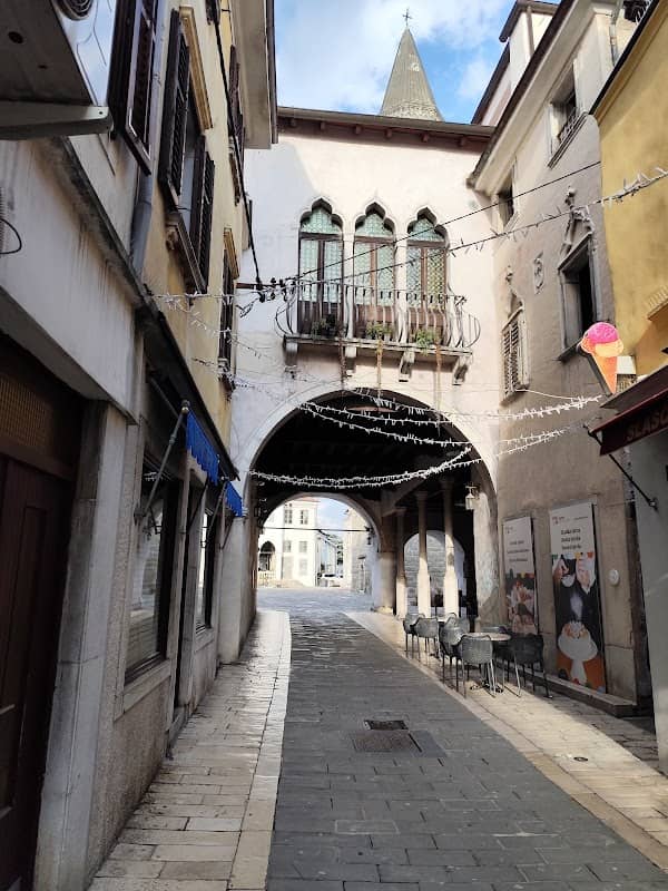 Koper Čevljarska ulica - Image 1