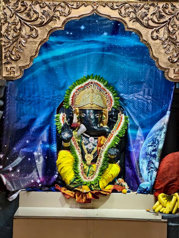 Shri Binkhambi Ganesh Mandir - Image 2