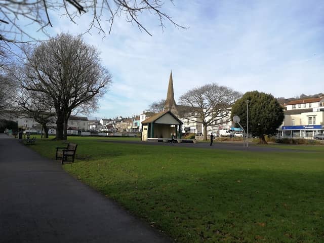 Dawlish Lawn - Image 2