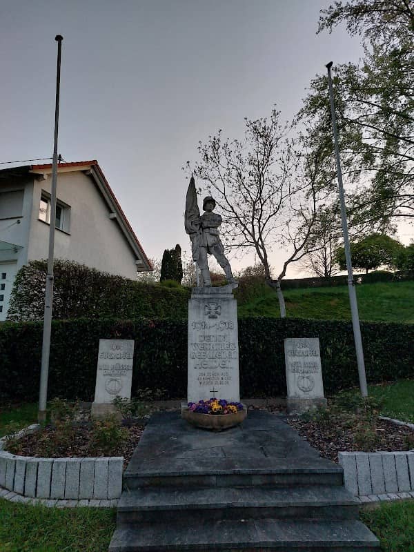 Kriegerdenkmal - Image 1