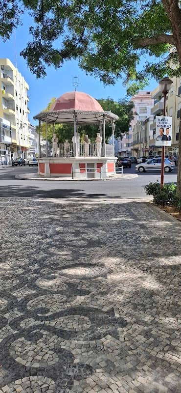 Bandstand and Musicans - Image 1