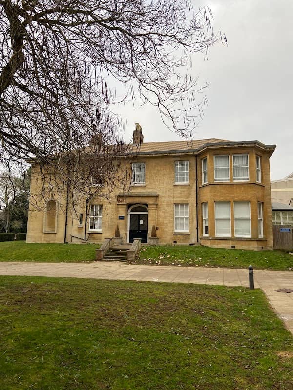 Summertown House Park - Image 1