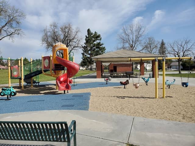 Deer Peak Park - Image 2