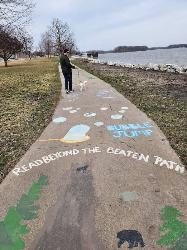 Riverside Park - Image 2