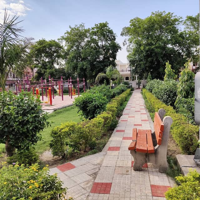 Bada Park - Image 1