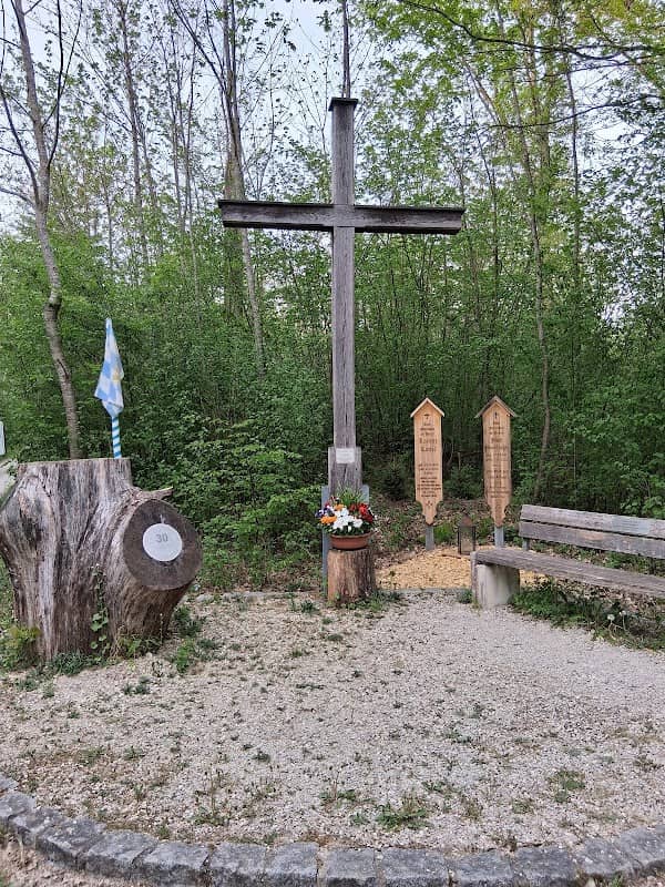 Kreuz Waldgenossenschaft Weichering - Image 1