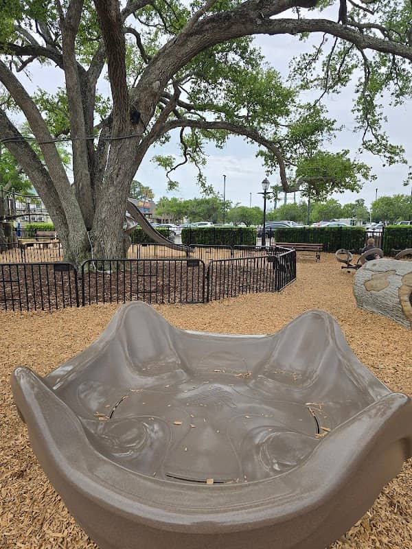 Barefoot Landing Playground - Image 2