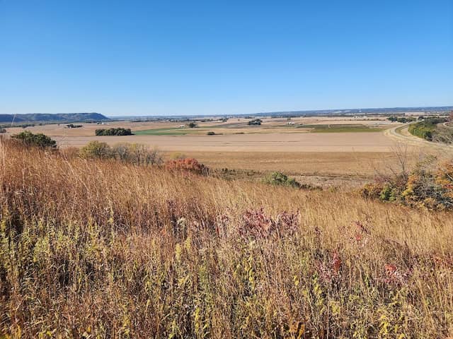 Eagle Cliff Prairie Nature Preserve - Image 1