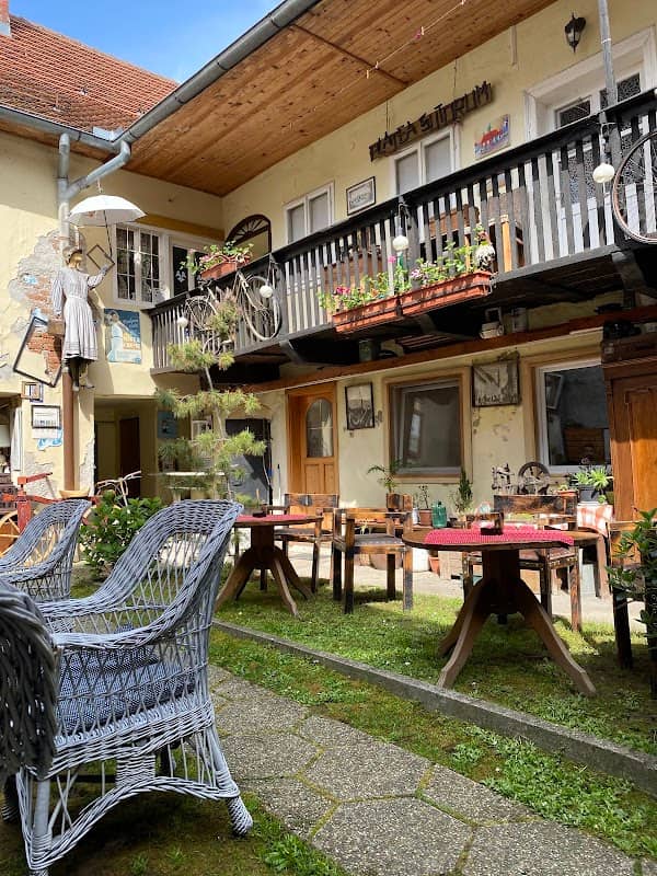 Julijan's Apartment & Garden - Image 1