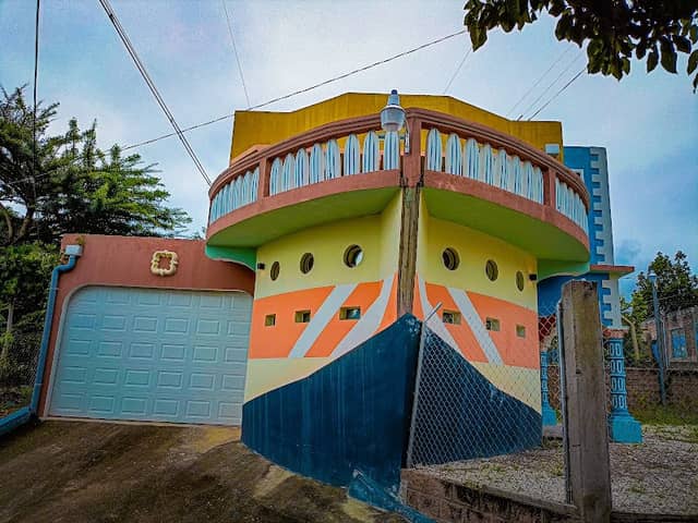 La Casa en Forma de Barco - Image 1