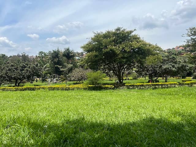 Cultural Green Square Park - Image 1