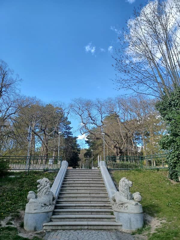 Park a cesta na Mostnou horu se sochami - Image 2